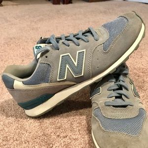 New Balance 696 Sneakers